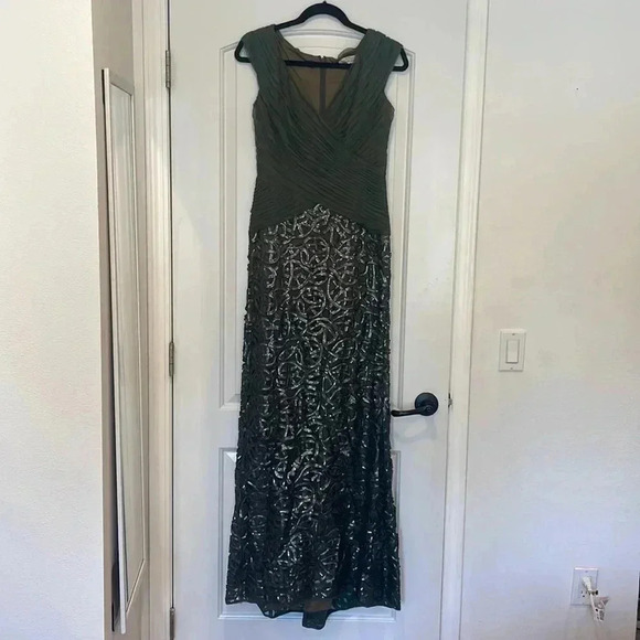 Rickie Freeman Teri Jon Mother Of The Bride Dress Crisscross Ruches Sequins Sz 6 Rickie Freeman Teri Jon Mother Of The Bride Dress Crisscross Ruches Sequins Sz 6